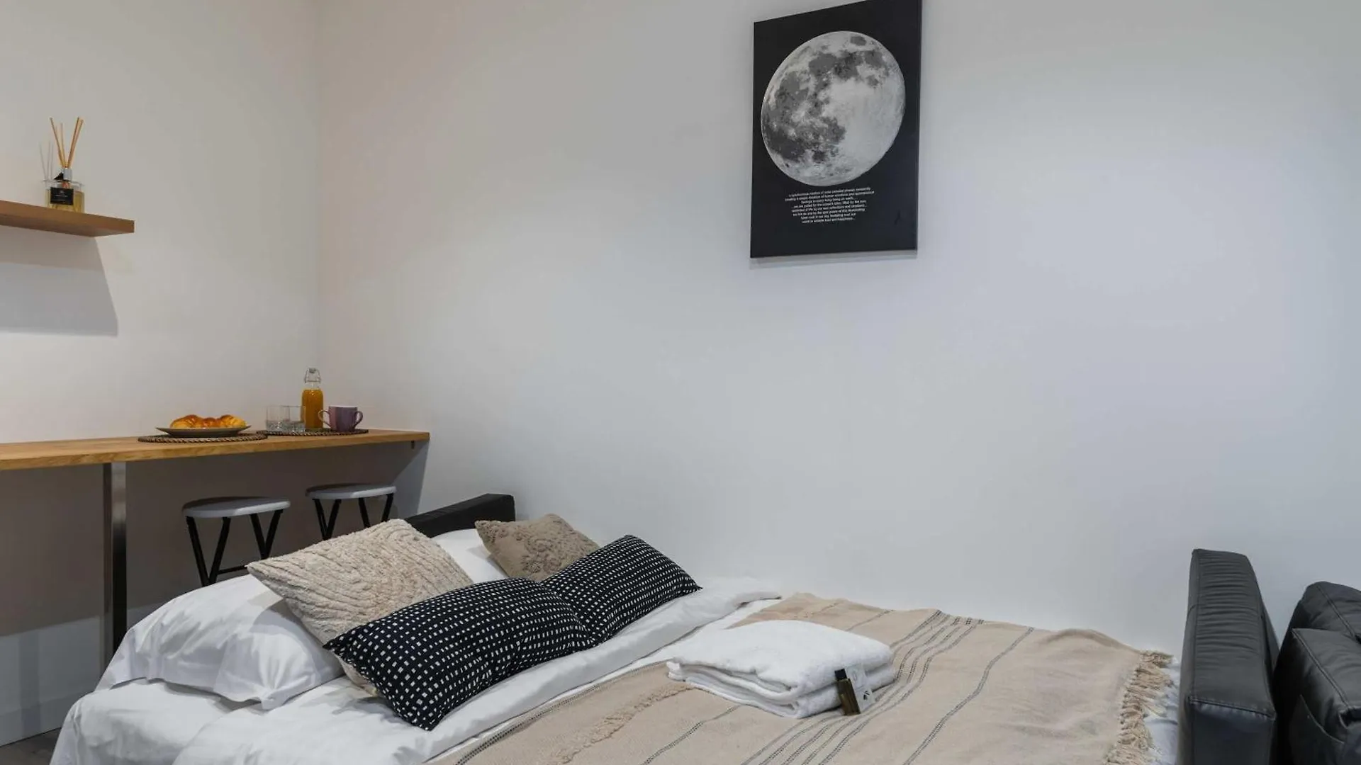 Apartment Studio Neuf Porte De Saint Cloud Paris 16 - 4P - Flat-Guest