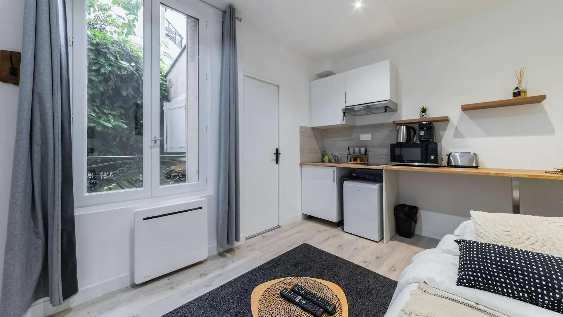 Studio Neuf Porte De Saint Cloud Paris 16 - 4P - Flat-Guest